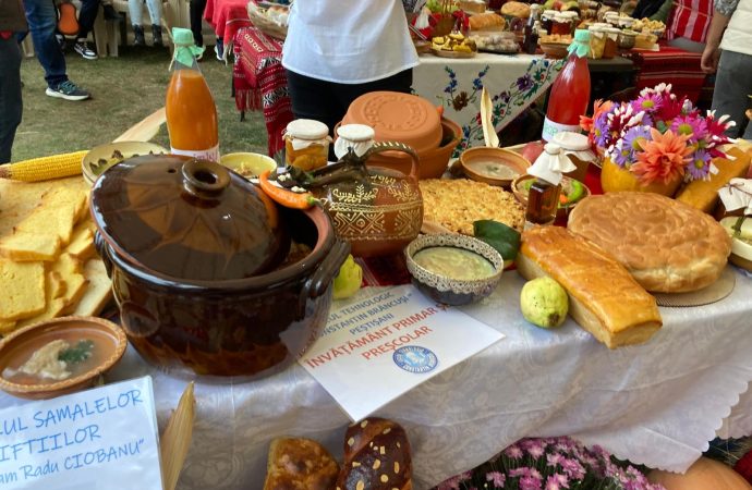 Vremea rea nu a încurcat Festivalul Piftiilor și Sarmalelor. Pigui: Tradiția va continua