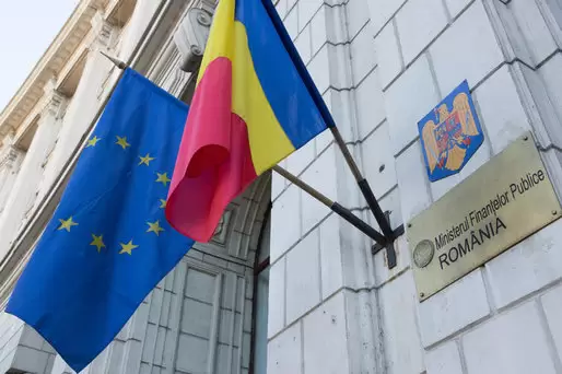 Cu cât a crescut numărul bugetarilor în iunie