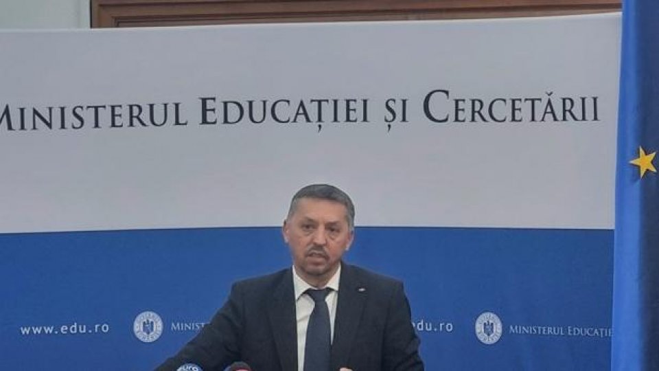 Comasarea școlilor, în linie dreaptă