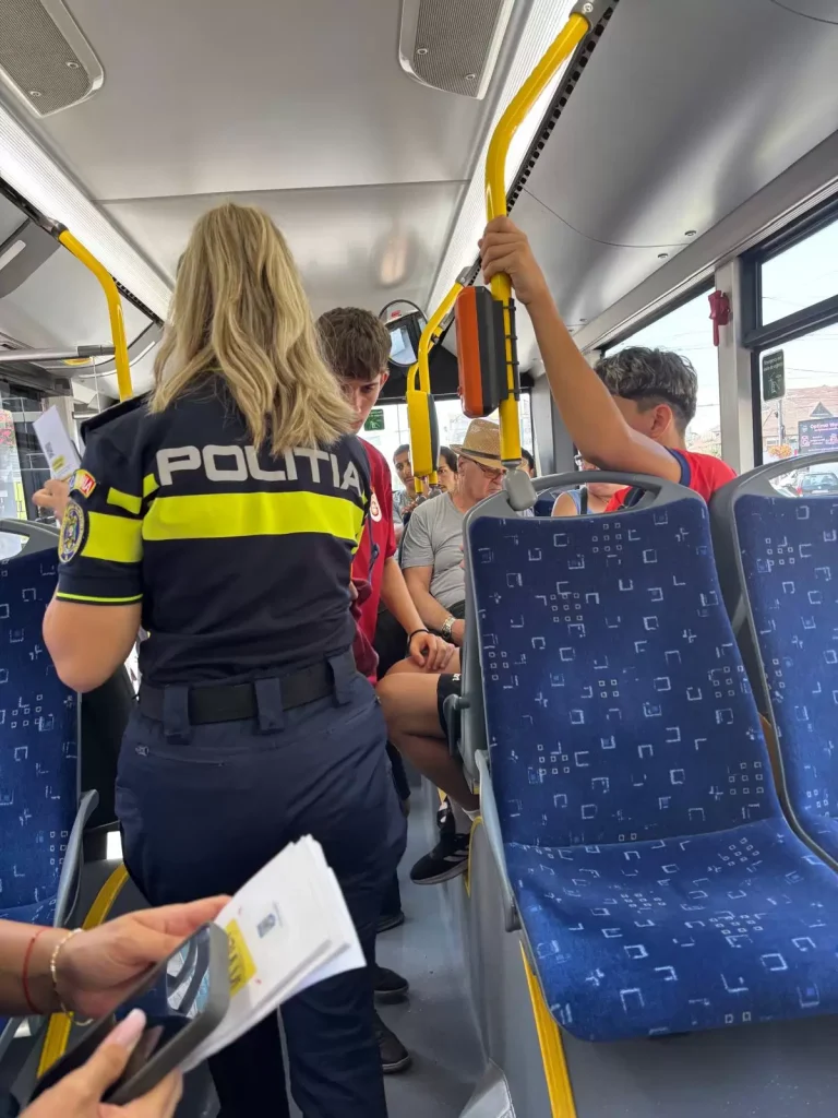 14:00 Sfaturile Poliției pentru a preveni furturile din buzunare și violența domestică