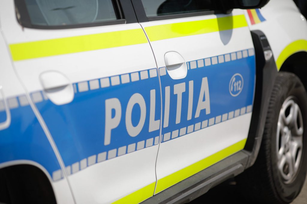 12:30 A furat o geacă în care erau 800 de lei
