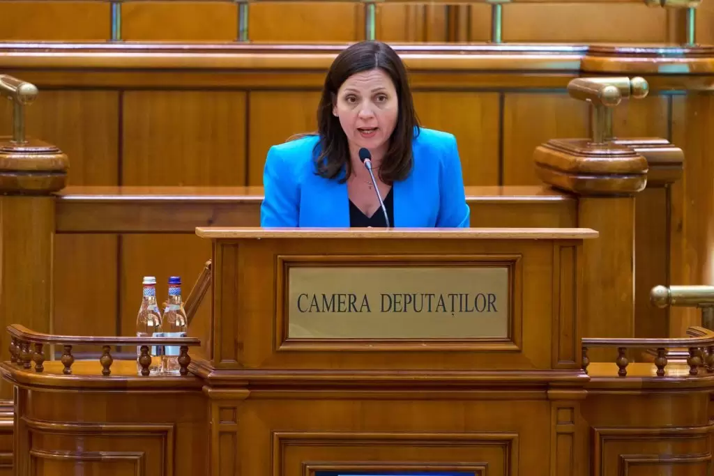 Priescu: Este o bătălie pe funcții