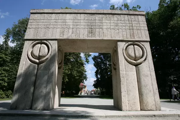 Cercetător în Istoria Artei, așteptat la Târgu-Jiu