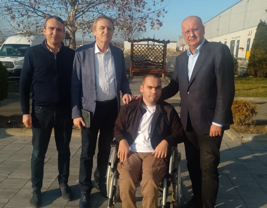 Weber, lăudat pentru că a contribuit la retragerea sprijinului politic pentru Bolojan. ”A demonstrat că este un lider puternic”