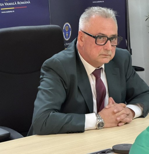 Noul șef al vămilor, reținut