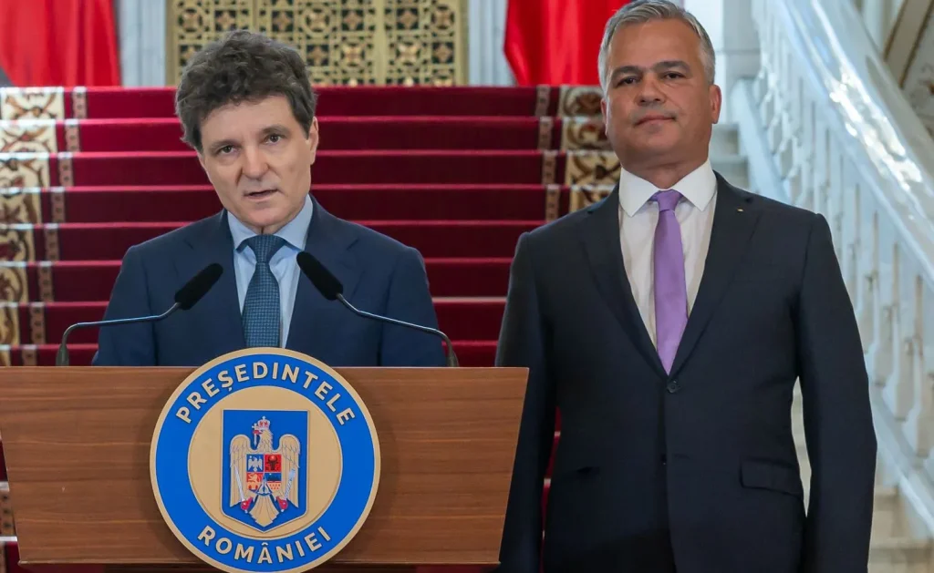 Manta: Nicușor Dan l-a pus în ofsaid pe Bolojan. USR, în poziția cea mai delicată