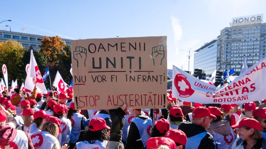 Grevă japoneză în sănătate. Sindicaliștii Sanitas protestează față de legea salarizării și amenință cu greva generală